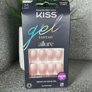 KISS Press On Gel Nails, medium length
